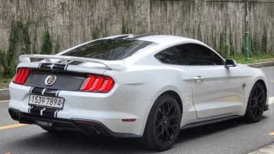 Ford MUSTANG
