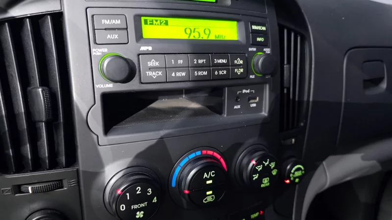 Hyundai Starex