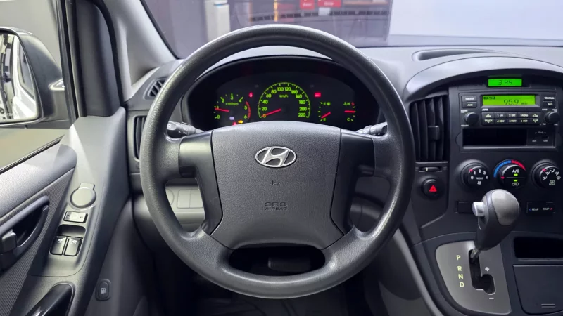 Hyundai Starex