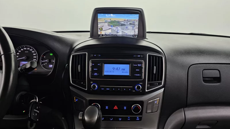 Hyundai Starex