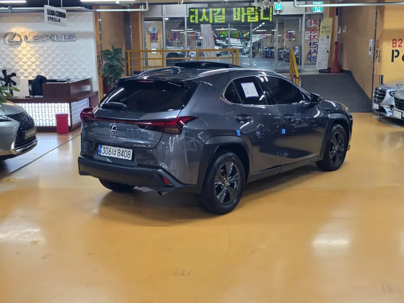 Lexus UX