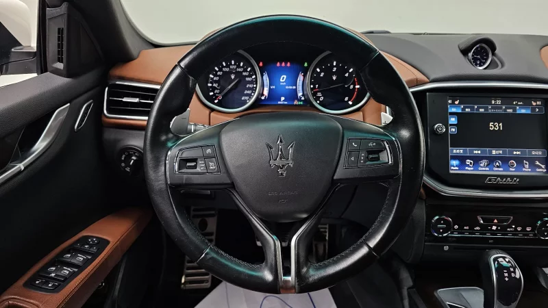 Maserati GHIBLI