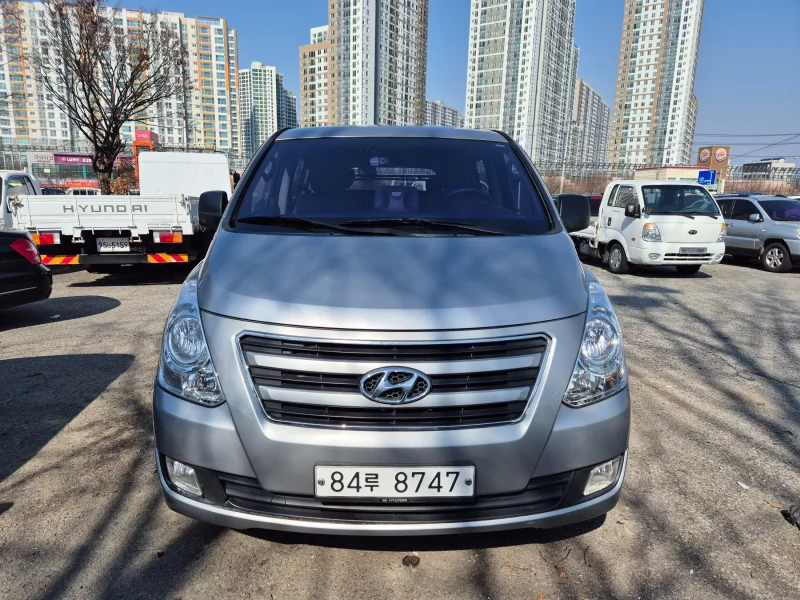 Hyundai Starex
