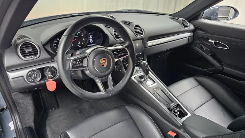 Porsche 718