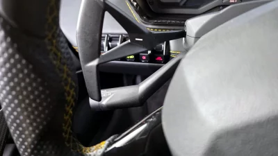 Lamborghini AVENTADOR