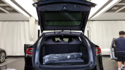 Tesla MODEL X