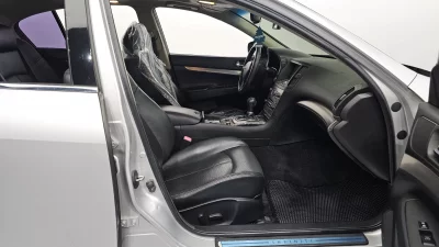 Infiniti G
