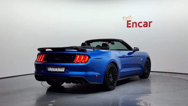 Ford MUSTANG
