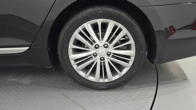 Hyundai Aslan