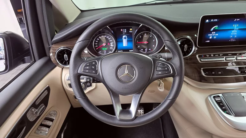 Mercedes-Benz V-Class