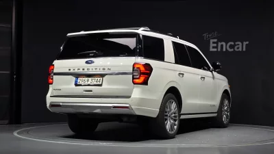 Ford EXPEDITION