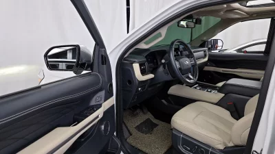 Ford EXPEDITION