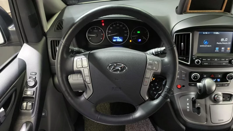 Hyundai Starex