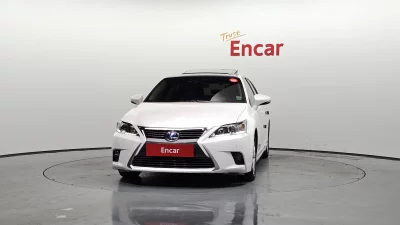 Lexus CT200h