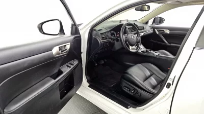 Lexus CT200h