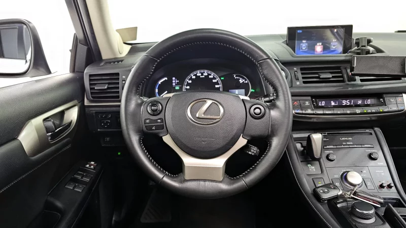 Lexus CT200h