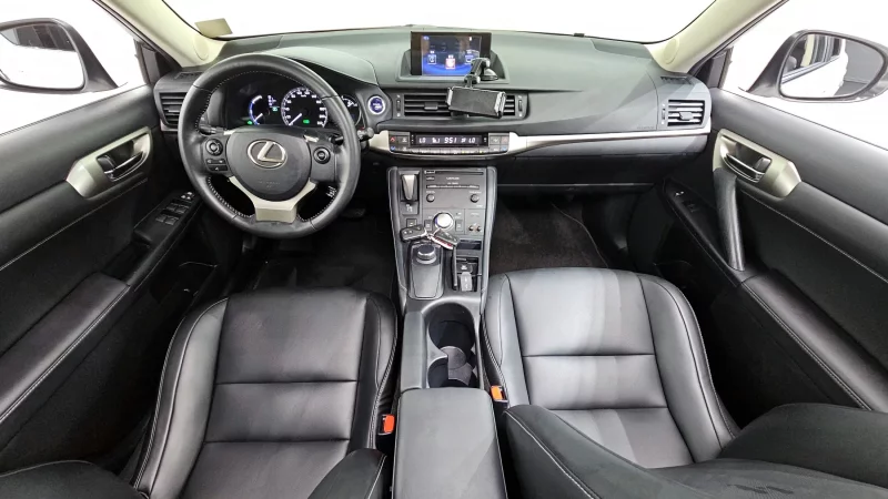 Lexus CT200h