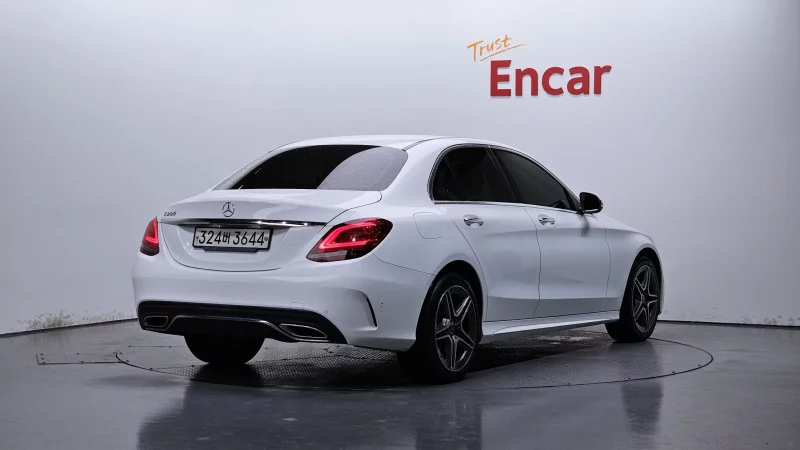 Mercedes-Benz C-Class