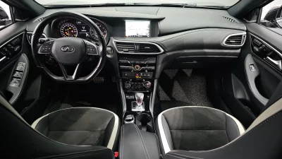 Infiniti Q30