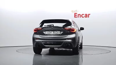 Infiniti Q30