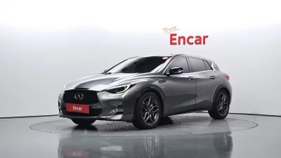 Infiniti Q30