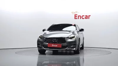 Infiniti Q30