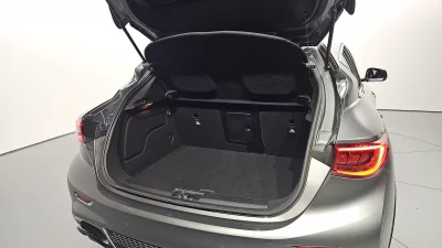 Infiniti Q30