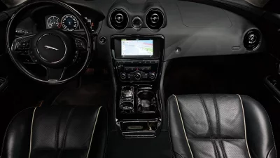 Jaguar XJ