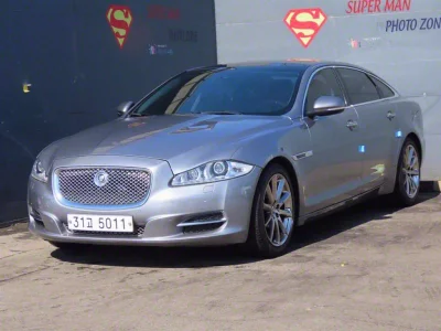 Jaguar XJ