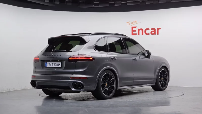 Porsche CAYENNE