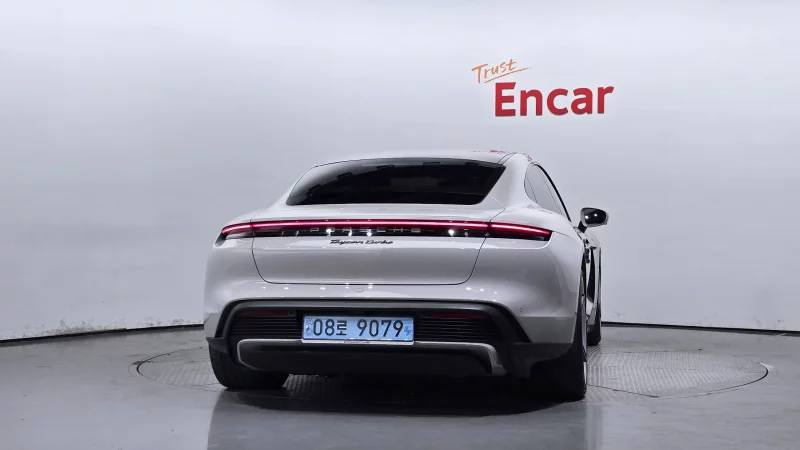 Porsche TAYCAN