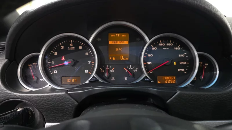 Porsche CAYENNE