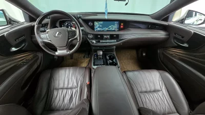 Lexus LS