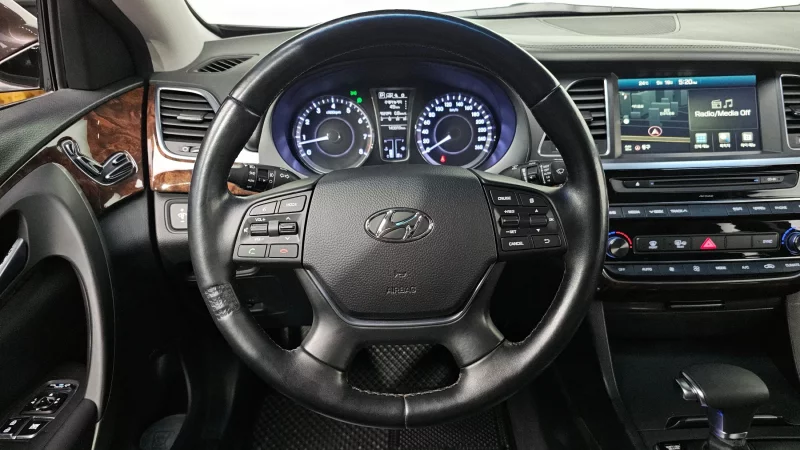 Hyundai Aslan