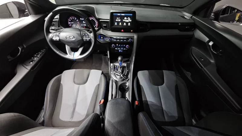 Hyundai Veloster