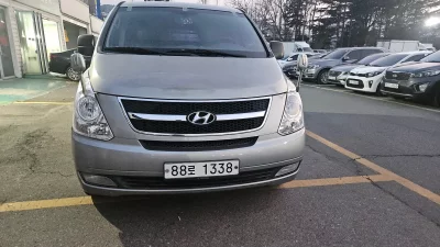 Hyundai Starex