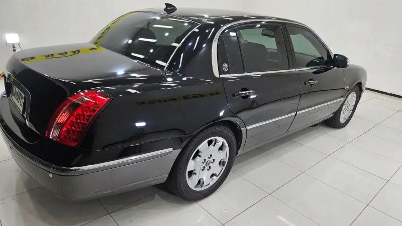 Kia OPIRUS