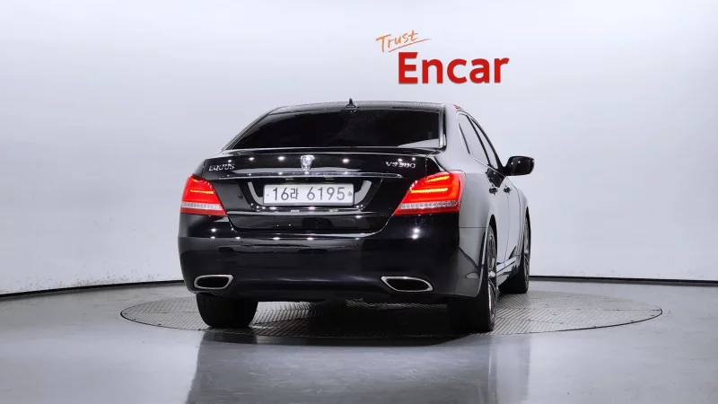 Hyundai Equus