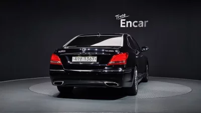 Hyundai Equus