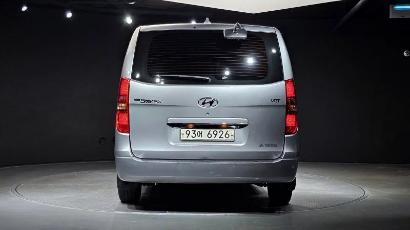 Hyundai Starex