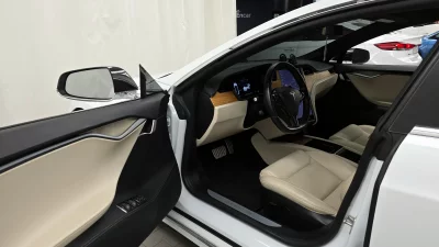 Tesla MODEL S