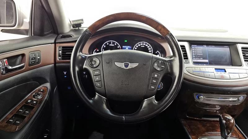 Hyundai Genesis