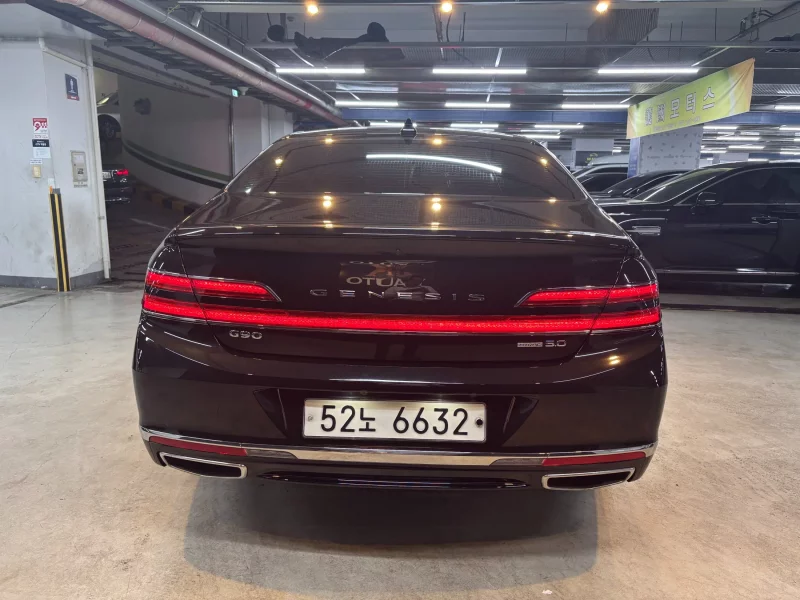 Genesis G90