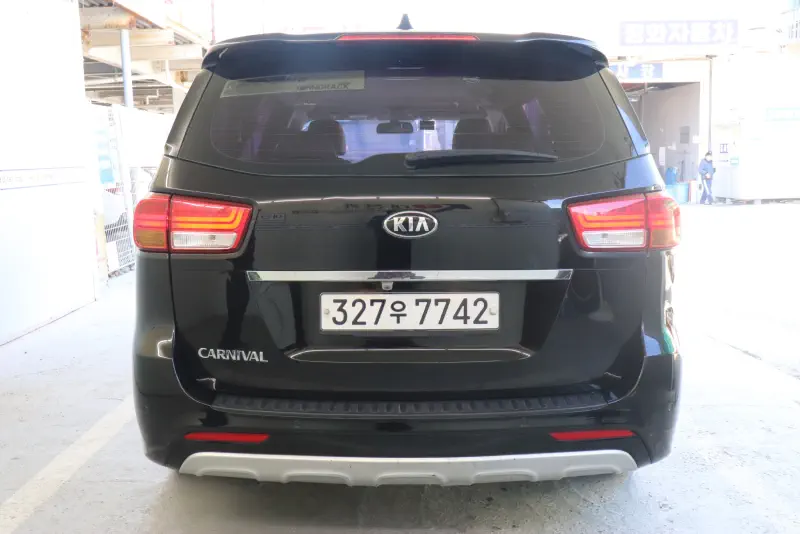 Kia Carnival