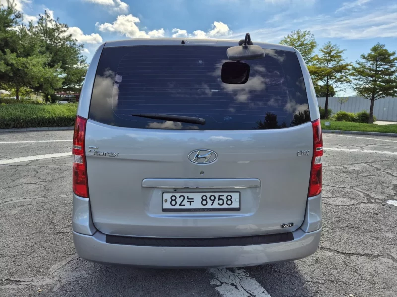 Hyundai Starex
