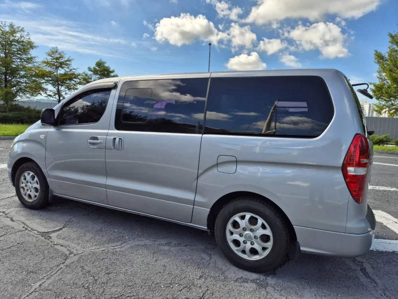 Hyundai Starex
