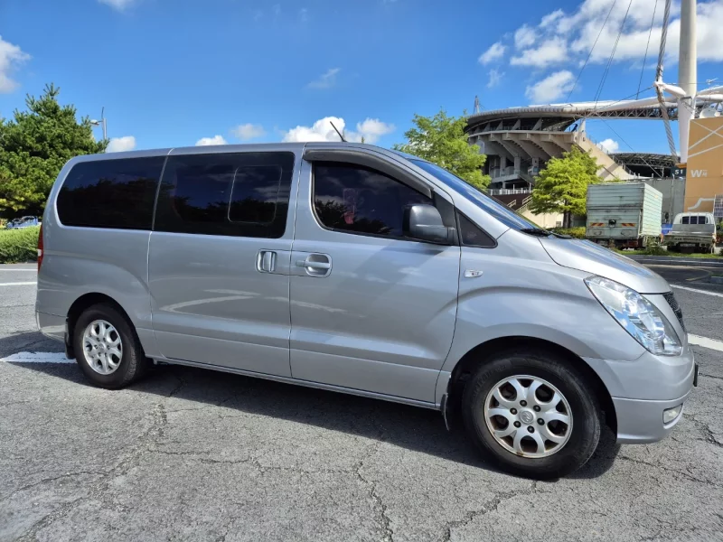 Hyundai Starex