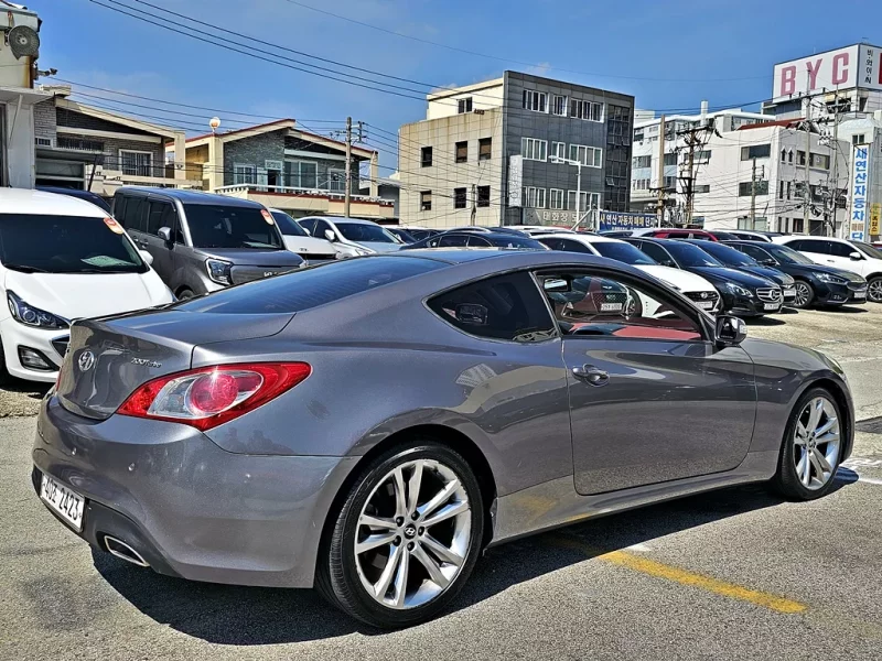 Hyundai Genesis