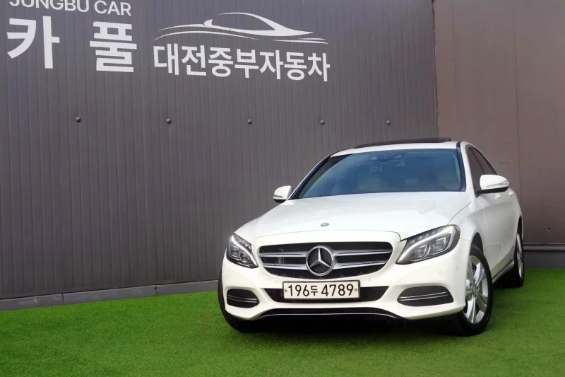 Mercedes-Benz C-Class