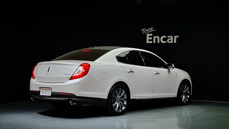 Lincoln MKS